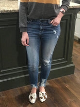 Load image into Gallery viewer, The Taylor Distressed Dark Wash Skinny